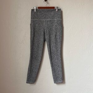Athleta Salutation Stash II textured tight leggings size S